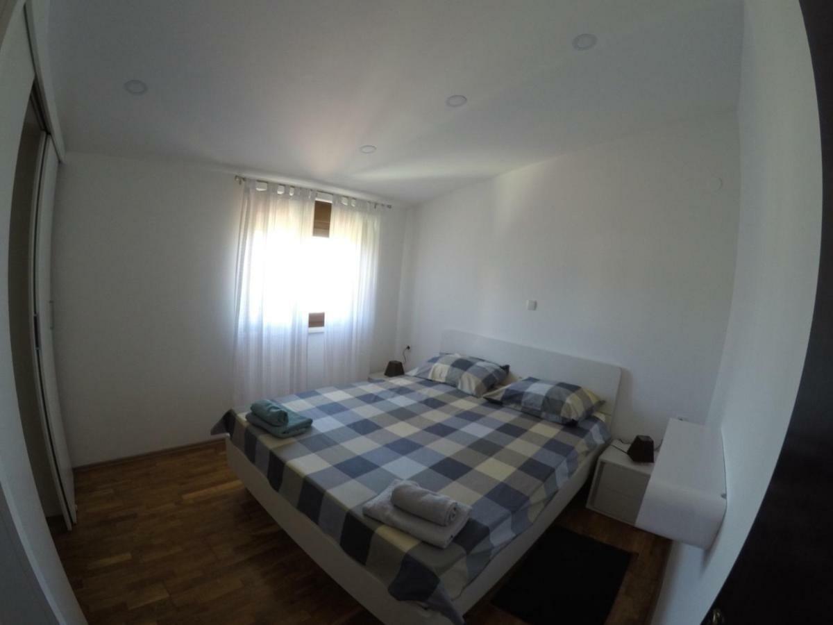 Apartman Koralj Apartment Пула Екстериор снимка